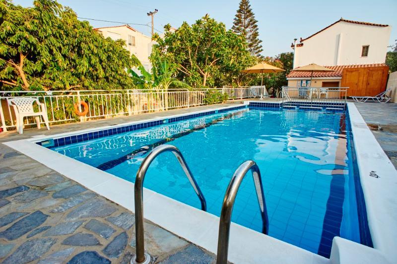 Angela Apartments Kokkari Exterior photo